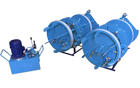 DSS Pipe Clamp With Purging Arrangement Hydraulic